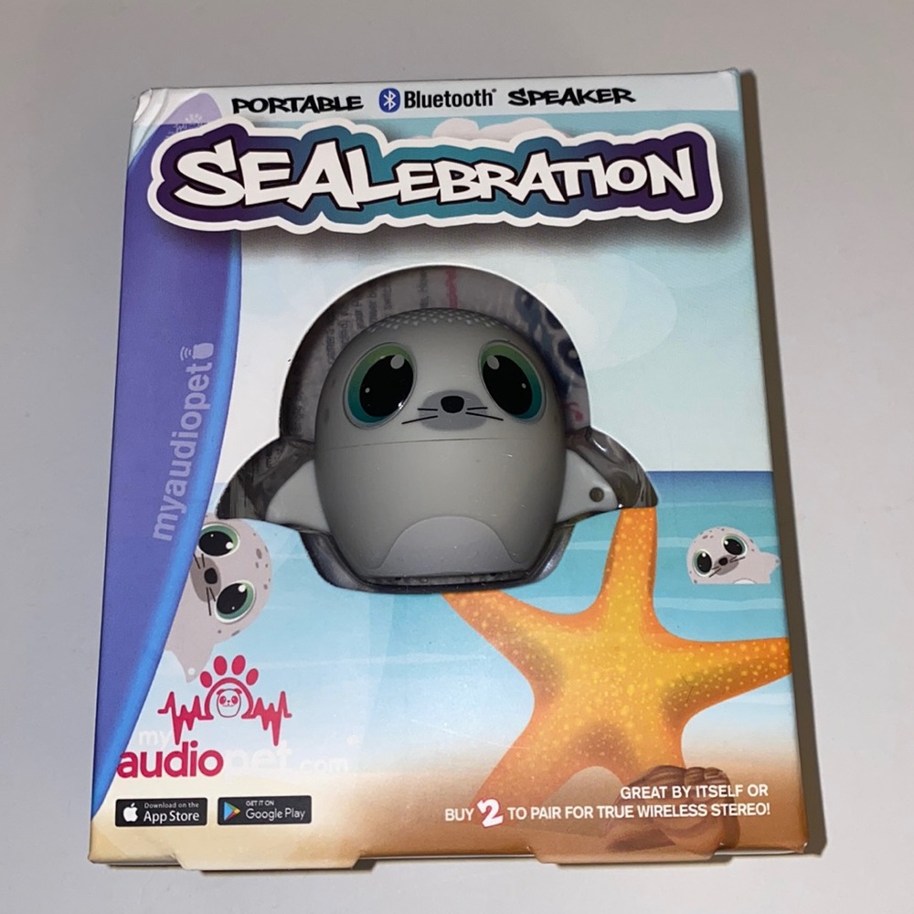 NIB Sealebration portable Bluetooth speaker